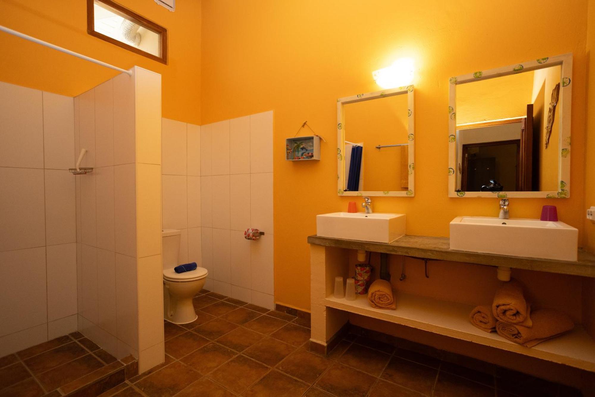 Djambo (Adults Only) Apartment คราเลนไดค์ ภายนอก รูปภาพ