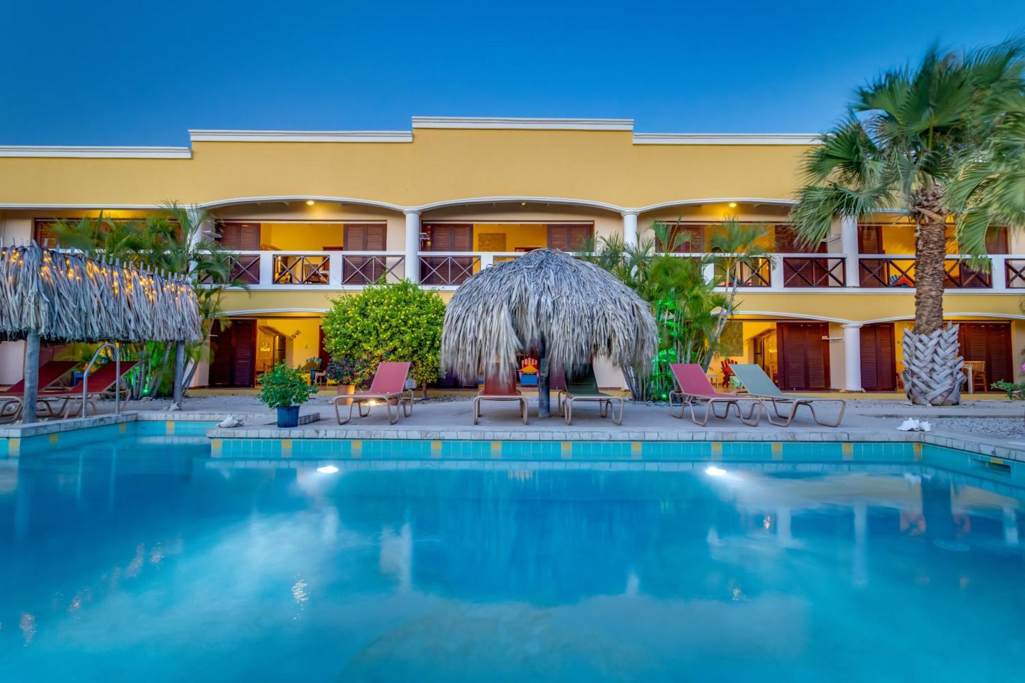 Djambo (Adults Only) Apartment คราเลนไดค์ ภายนอก รูปภาพ