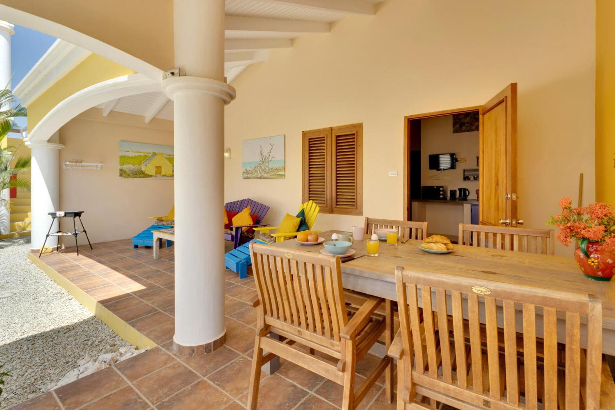 Djambo (Adults Only) Apartment คราเลนไดค์ ภายนอก รูปภาพ